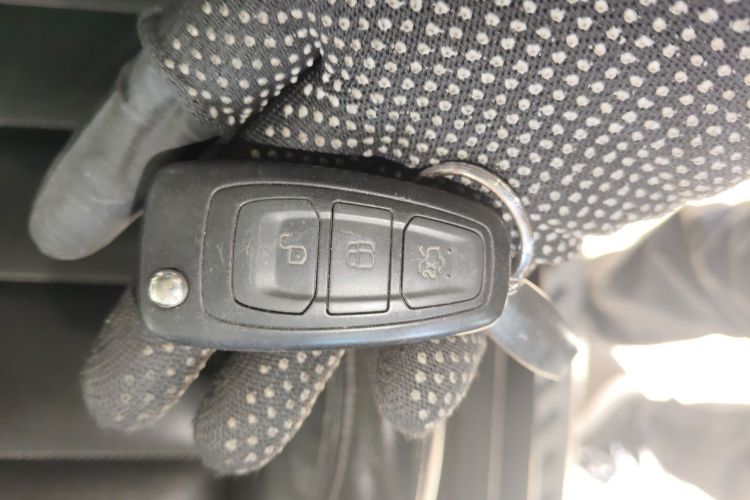 福特 翼虎 2017款 EcoBoost 180 两驱铂翼型中控内饰7001