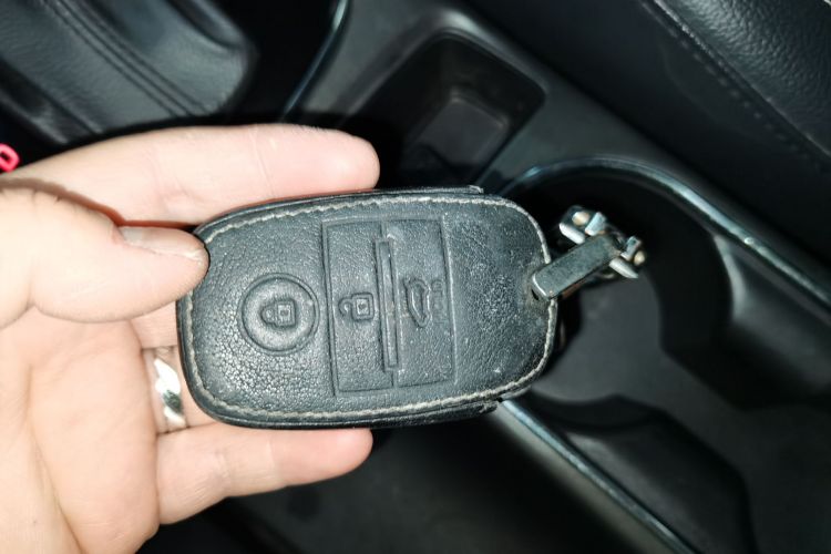 起亚K3 2017款  1.6L 自动15周年特别版GLS中控内饰11