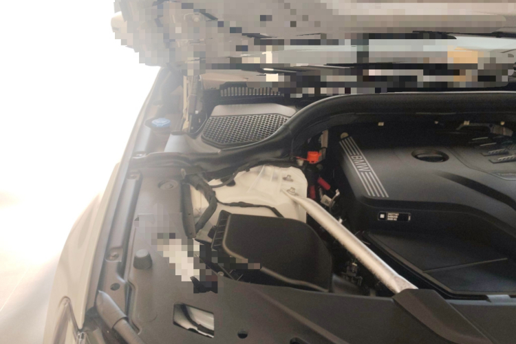 宝马6系GT 2022款 630i 豪华设计套装机舱底盘25