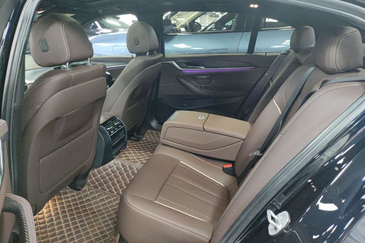 宝马5系新能源 2022款 改款二 535Le M运动套装中控内饰21