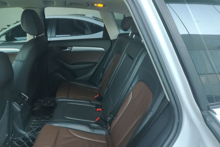 奥迪Q5 2016款 40 TFSI 技术型中控内饰7004