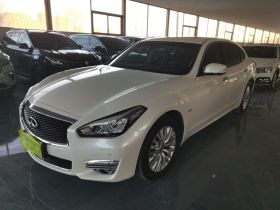 英菲尼迪Q70 2019款 Q70L 2.0T 精英版 PLUS