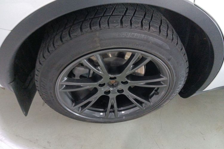 特斯拉 Model Y 2021款 标准续航后驱版车身外观6008