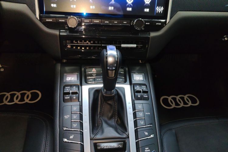 保时捷 2017款  Macan 2.0T中控内饰18