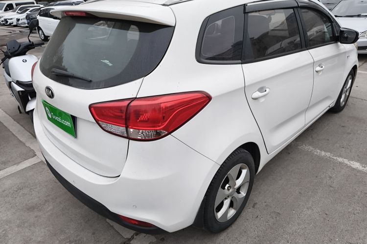 起亚 佳乐 2013款 2.0L 7座自动标准版 国IV车身外观7