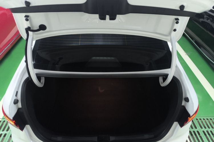 大众 朗逸 2024款 1.5L 自动满逸版机舱底盘23