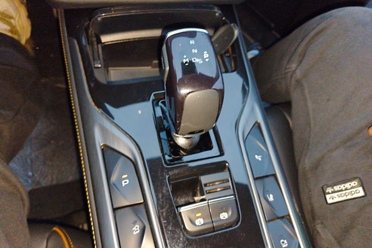 奔腾T77 2021款 PRO 280 TID 自动尊贵型局部细节18