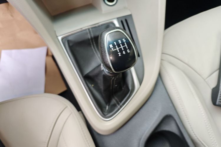 别克 英朗 2018款 15T 手动精英型 国V中控内饰18