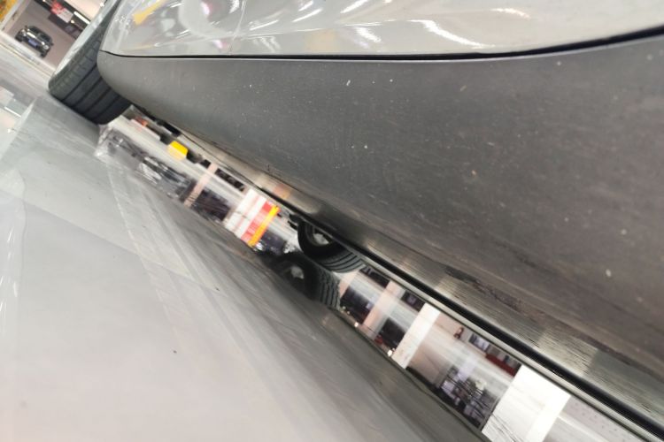 特斯拉 Model Y 2021款 长续航全轮驱动版局部细节9002