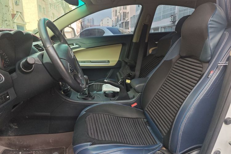 海马 福美来 2016款 1.6L 手动品尚型升级版中控内饰19