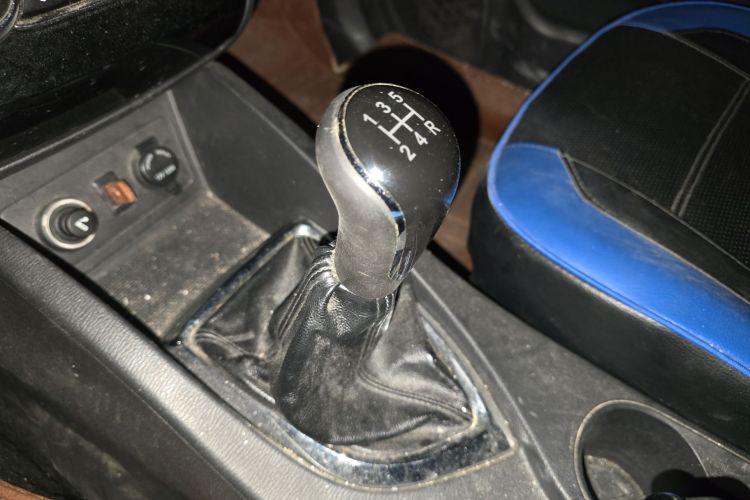 长安凯程 长安欧尚A600 2016款 1.5L 手动豪华型7座中控内饰18