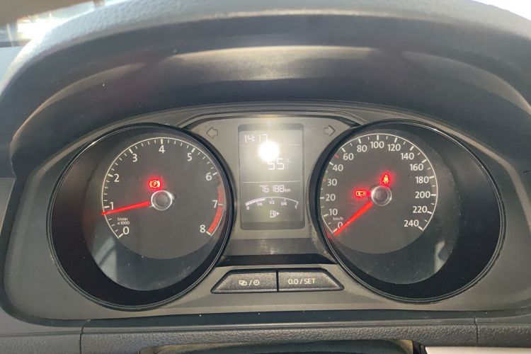 大众 朗逸 2015款 1.6L 手动风尚版中控内饰14