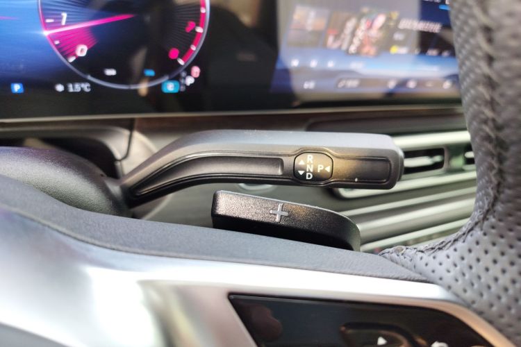 奔驰V级 2024款 V 300 L 长轴距尊贵版局部细节18