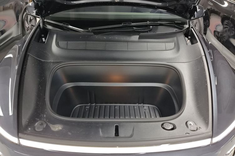 特斯拉 Model Y 2025款 长续航全轮驱动版局部细节24