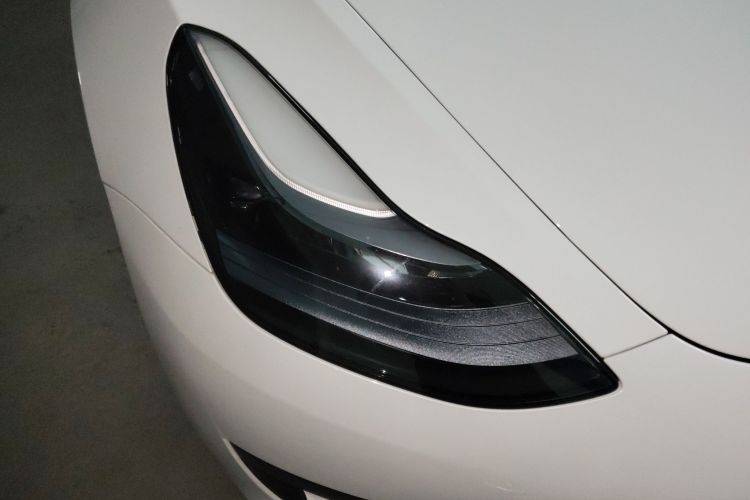 特斯拉 Model 3 2022款 后轮驱动版车身外观8