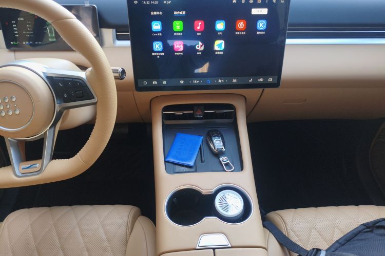 蓝电E5 PLUS 2026款 165km 长续航先享版Ultra 7座中控内饰16