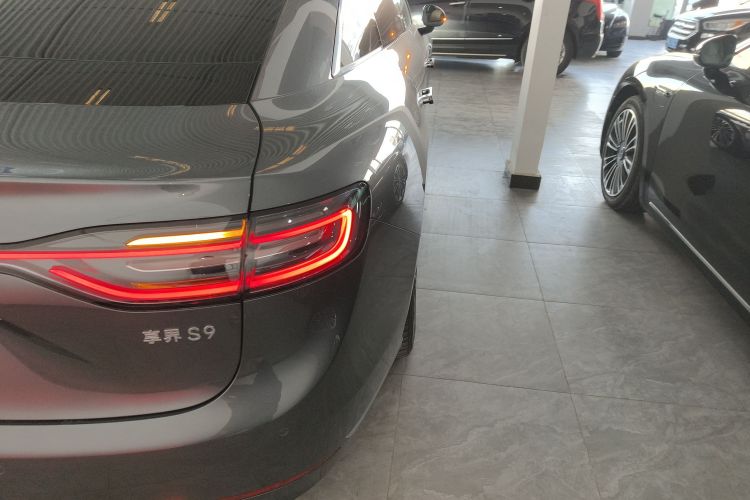 鸿蒙智行 享界S9 2024款 纯电 Ultra 四驱旗舰版车身外观6006