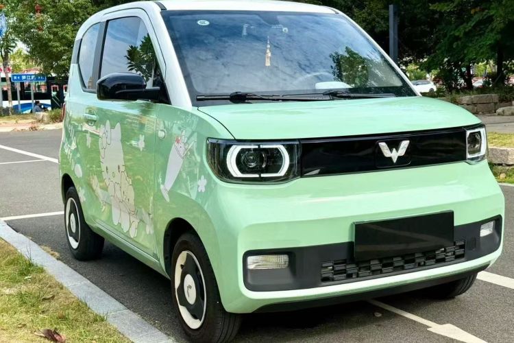 五菱汽车 宏光MINIEV 2021款 马卡龙夹心款 170km 磷酸铁锂车身外观3