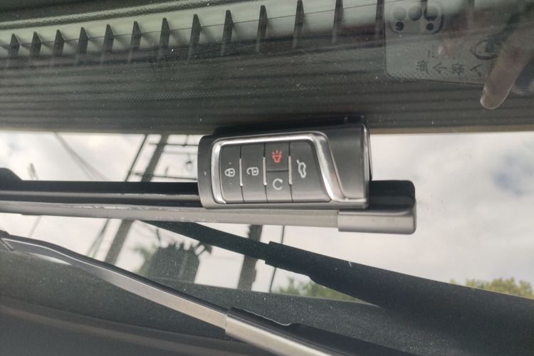 广汽传祺 传祺GS8 2017款 320T 两驱豪华智联版（七座）中控内饰11