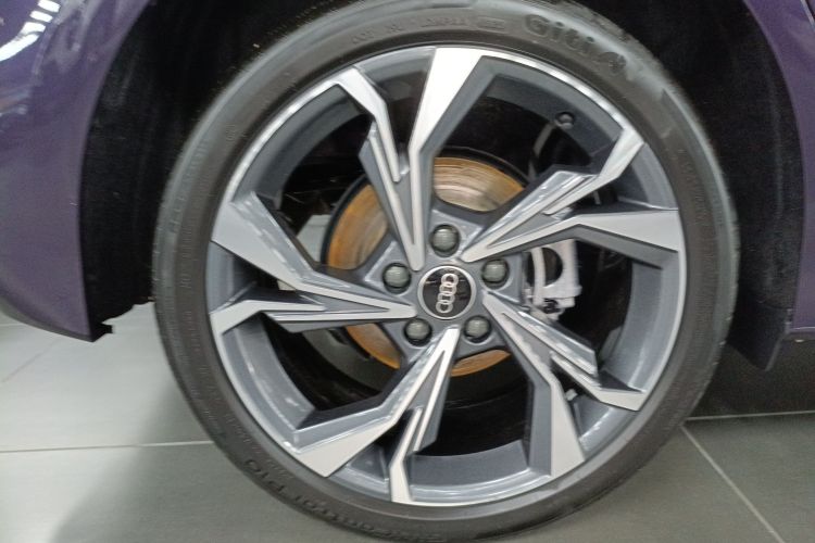 奥迪A3 2025款 Sportback 35TFSI 飞驰尊享型车身外观6008