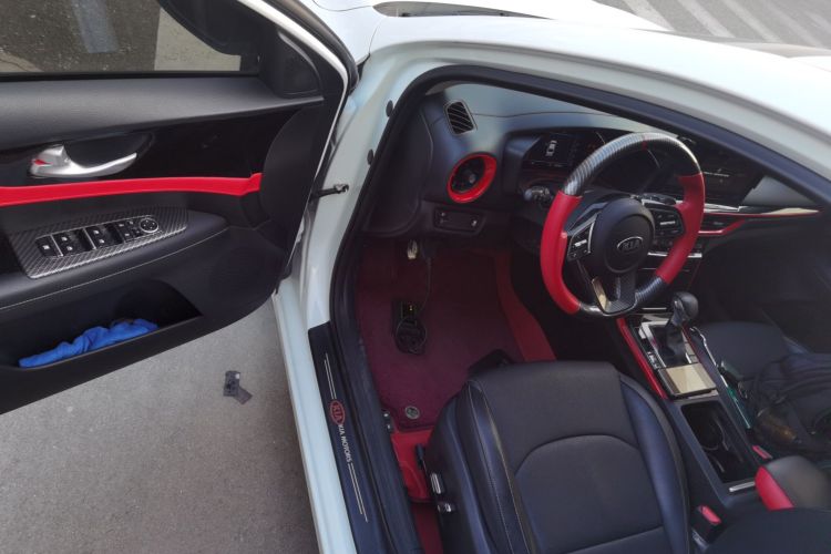 起亚K3 2019款 1.5L CVT智享互联版中控内饰20