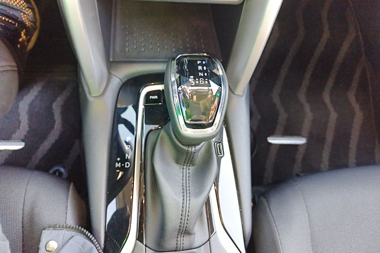 丰田 卡罗拉锐放 2022款 2.0L 精英版局部细节18