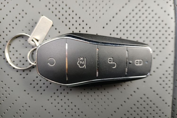 比亚迪 秦PLUS 2025款 DM-i 智驾版 55KM领先型中控内饰7001