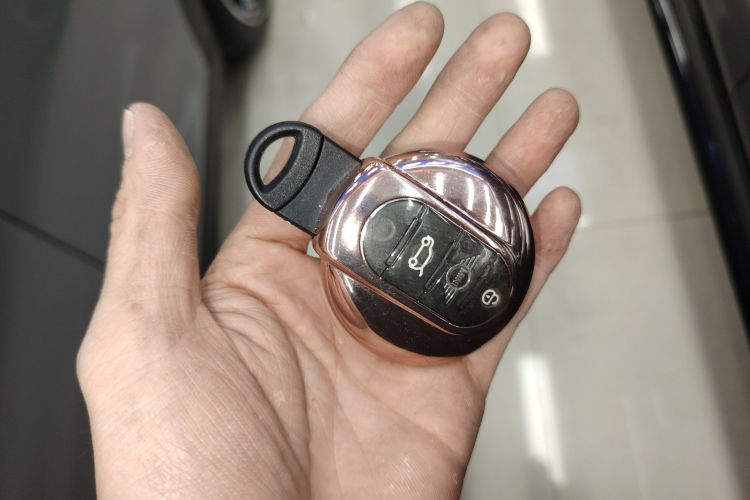 MINI 2023款 2.0T COOPER S 艺术家 五门版中控内饰7001