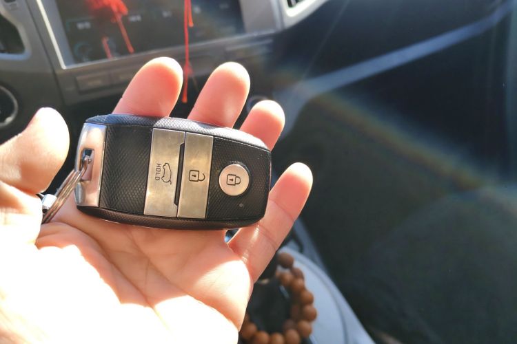 起亚 智跑 2015款 2.0L 自动两驱版DLX中控内饰7001