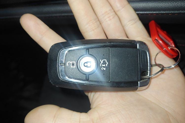 福特 蒙迪欧 2023款 1.5T E-混动 ST-Line中控内饰7001