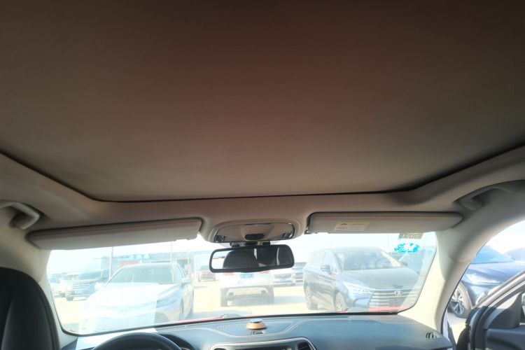 Jeep 自由光 2017款 2.0L 优越版中控内饰22