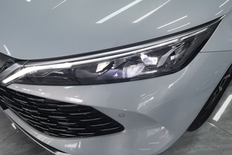 比亚迪 秦L 2025款 DM-i 智驾版 120KM超越型局部细节36