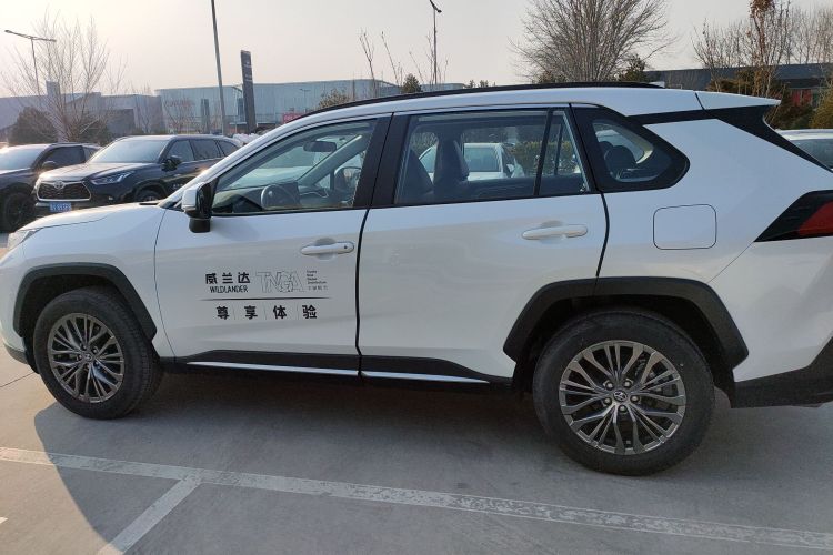 丰田 威兰达 2023款 2.0L CVT四驱豪华PLUS版车身外观4