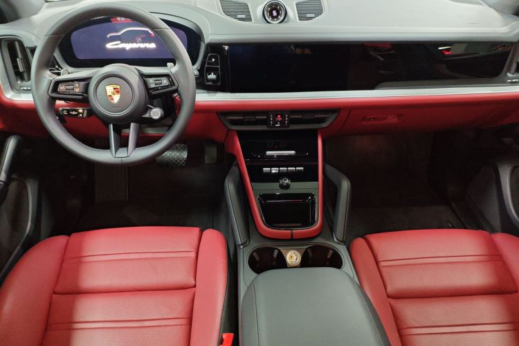 保时捷 2025款 Cayenne 3.0T中控内饰7002
