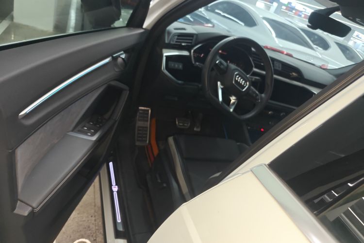 奥迪Q3 2024款 35 TFSI 时尚动感型中控内饰20