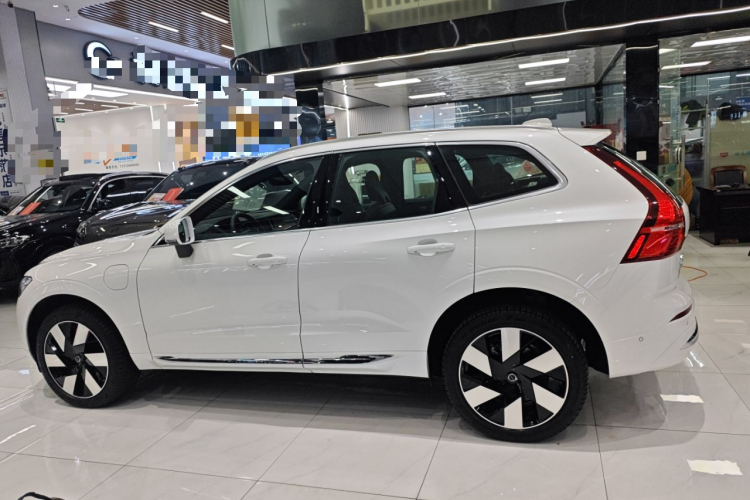 沃尔沃XC60新能源 2025款 插电式混动 长续航四驱智雅豪华版车身外观6003