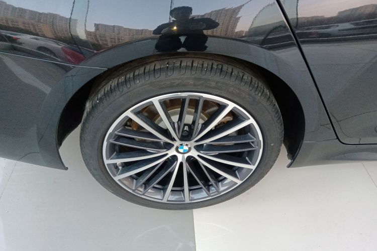 宝马5系 2023款 530Li 领先型 M运动套装车身外观6008