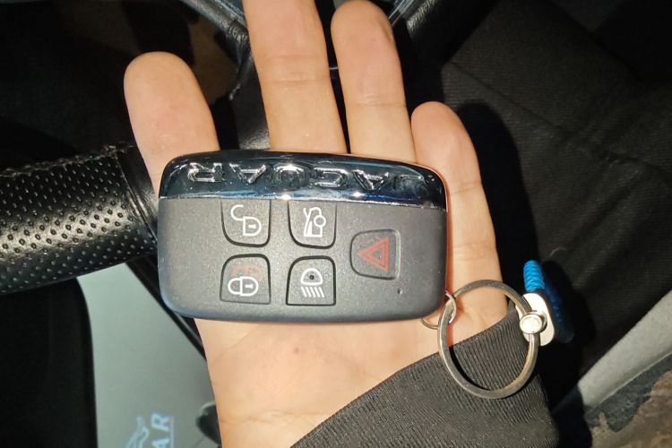 捷豹XJ 2016款 XJL 3.0 SC 两驱典雅商务版中控内饰7001