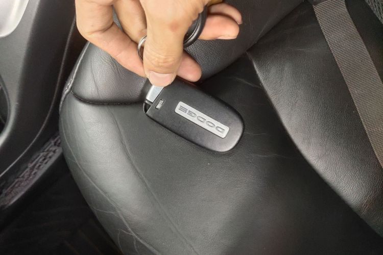 道奇 酷威 2013款 2.4L 两驱尊尚版中控内饰11