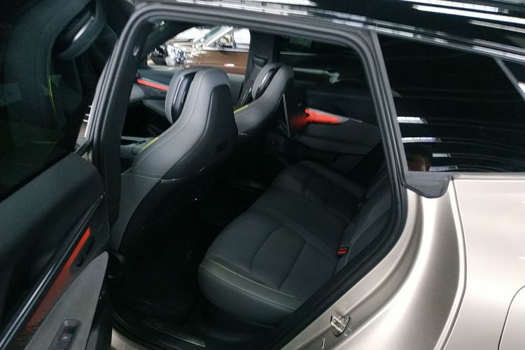 领克08 EM-P 2023款 120km 长续航Halo中控内饰21