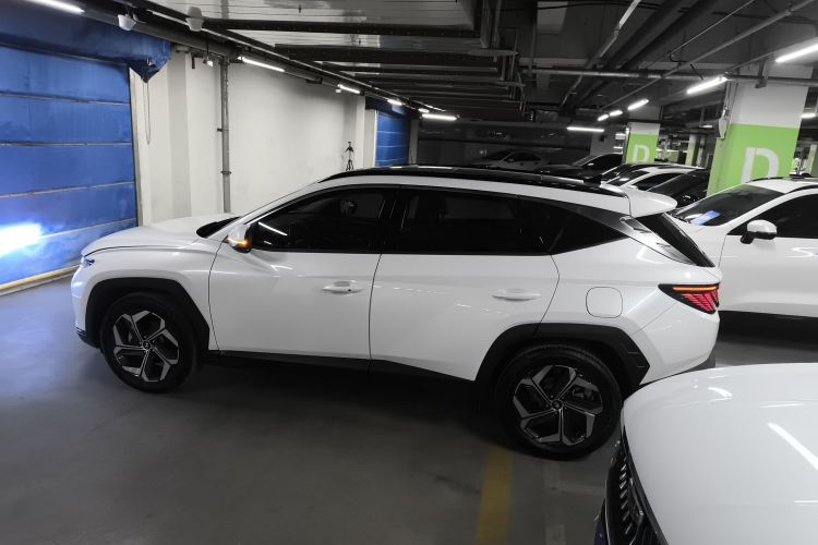 现代 2023款 途胜L 1.5T 自动两驱LUX尊贵版车身外观4