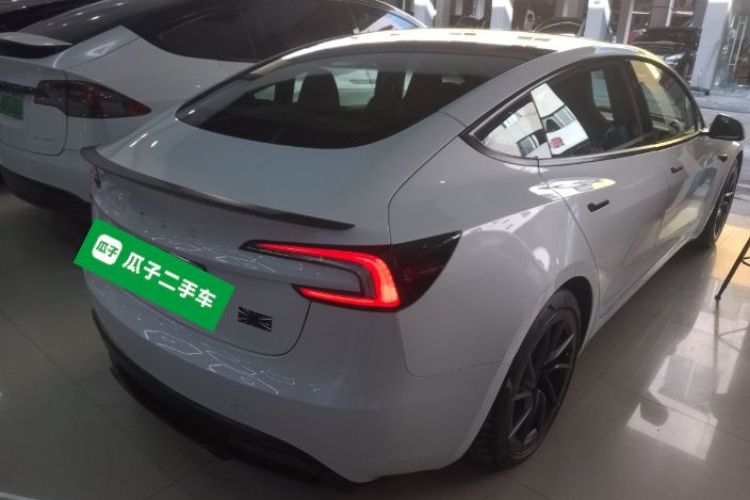特斯拉 Model 3 2024款 高性能全轮驱动版车身外观6005