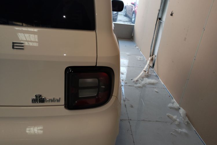 吉利银河 熊猫 2025款 210km 元气熊车身外观9