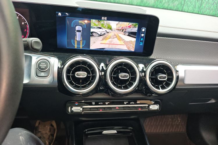 奔驰GLB 2024款 GLB 200 时尚型中控内饰16