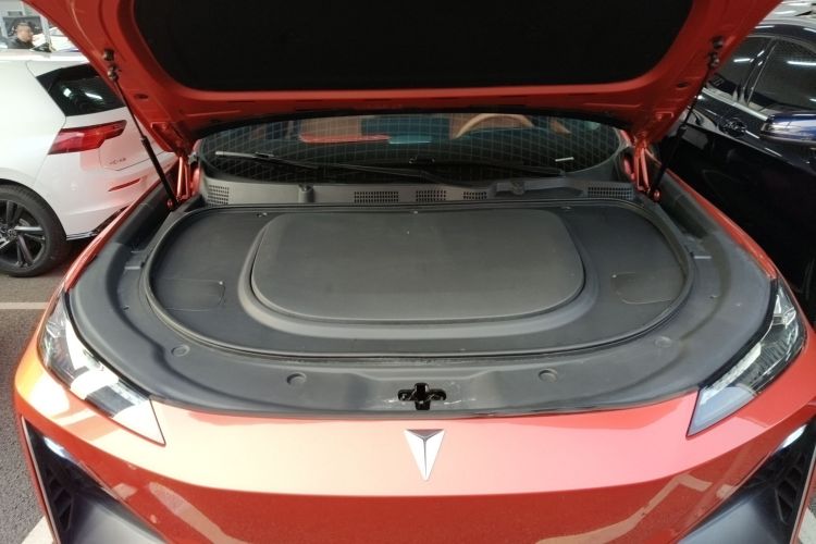 深蓝汽车 深蓝S07 2024款 215Max 乾崑智驾ADS SE增程版机舱底盘24