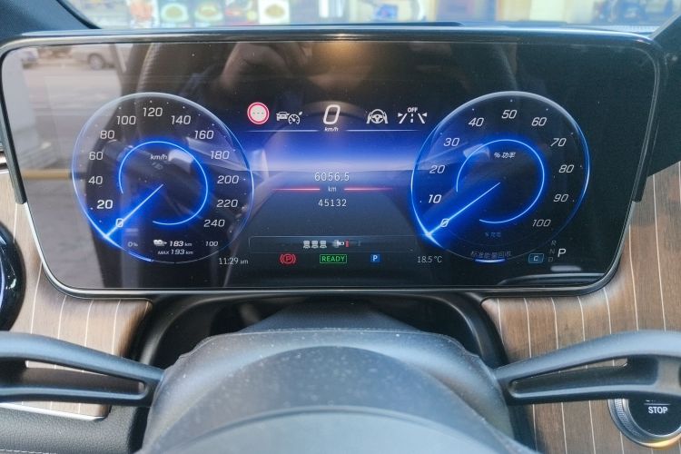 奔驰EQE 2022款 350 豪华版中控内饰14