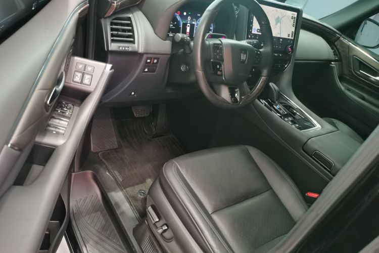 丰田 威尔法 2024款 皇冠 双擎 2.5L 至尊行政版中控内饰20