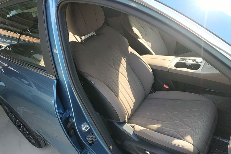 奇瑞 瑞虎8 PLUS C-DM 2025款 1.5T 116km 尊贵型 5座局部细节41