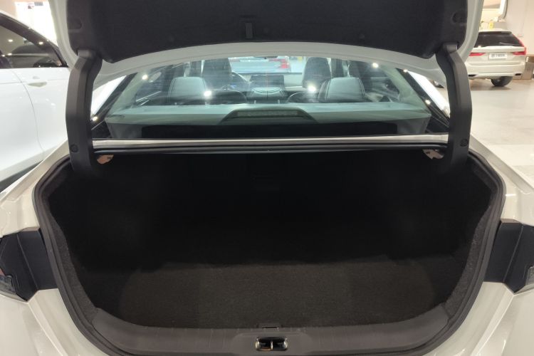 日产 天籁 2022款 2.0L XL-TLS 悦享版机舱底盘23