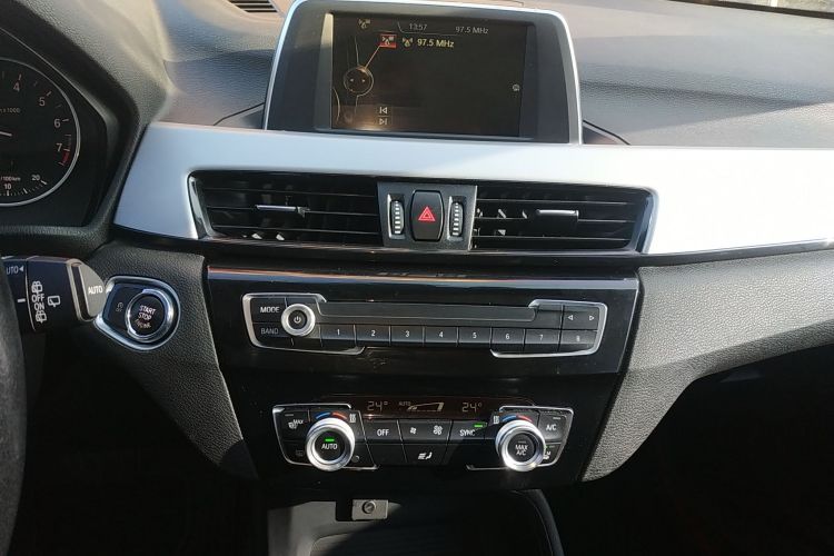 宝马X1 2016款 sDrive18Li 时尚型中控内饰16